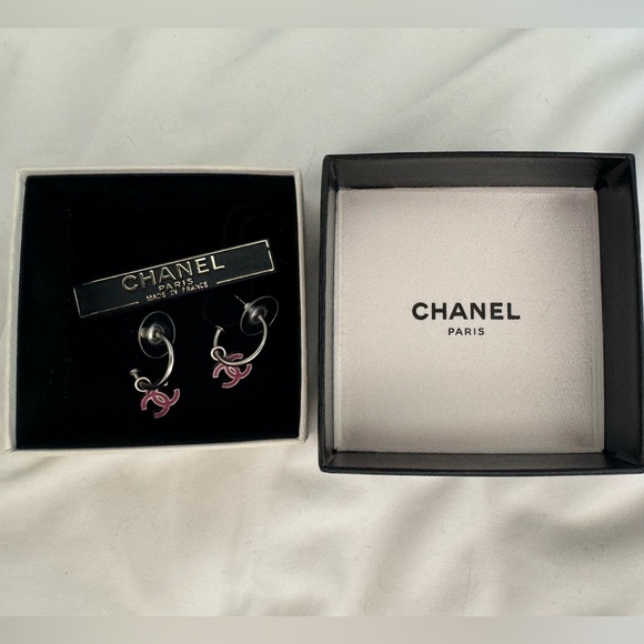 【CHANEL】Pendant CC Earrings - Picture 6 of 8